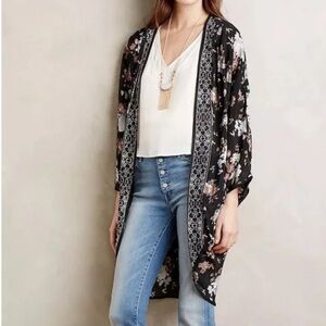 Tolani by feathers Black Floral Kimono Cardigan size O/S